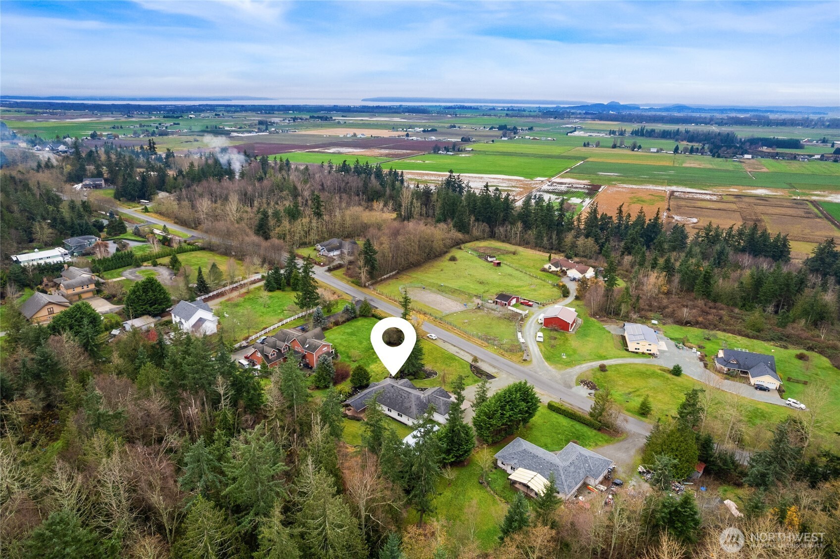 18663 Cascade Ridge Court Mount Vernon, WA 98274 - Photo 33 of 33 a bird view of a lake with a yard