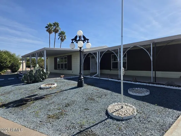 a view of a livingroom with furniture
