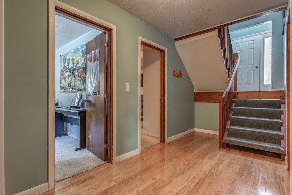 32 Boston Post Road Amherst, NH 03031 - Photo 23 of 40