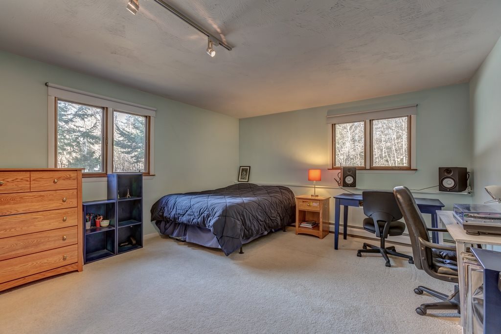 32 Boston Post Road Amherst, NH 03031 - Photo 27 of 40
