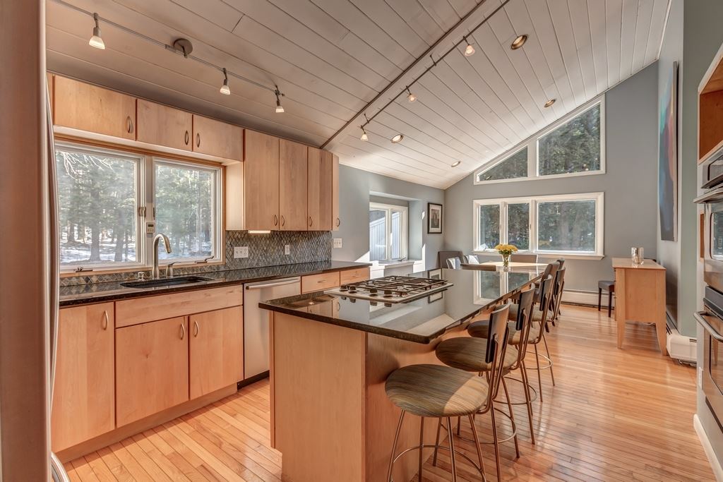 32 Boston Post Road Amherst, NH 03031 - Photo 7 of 40
