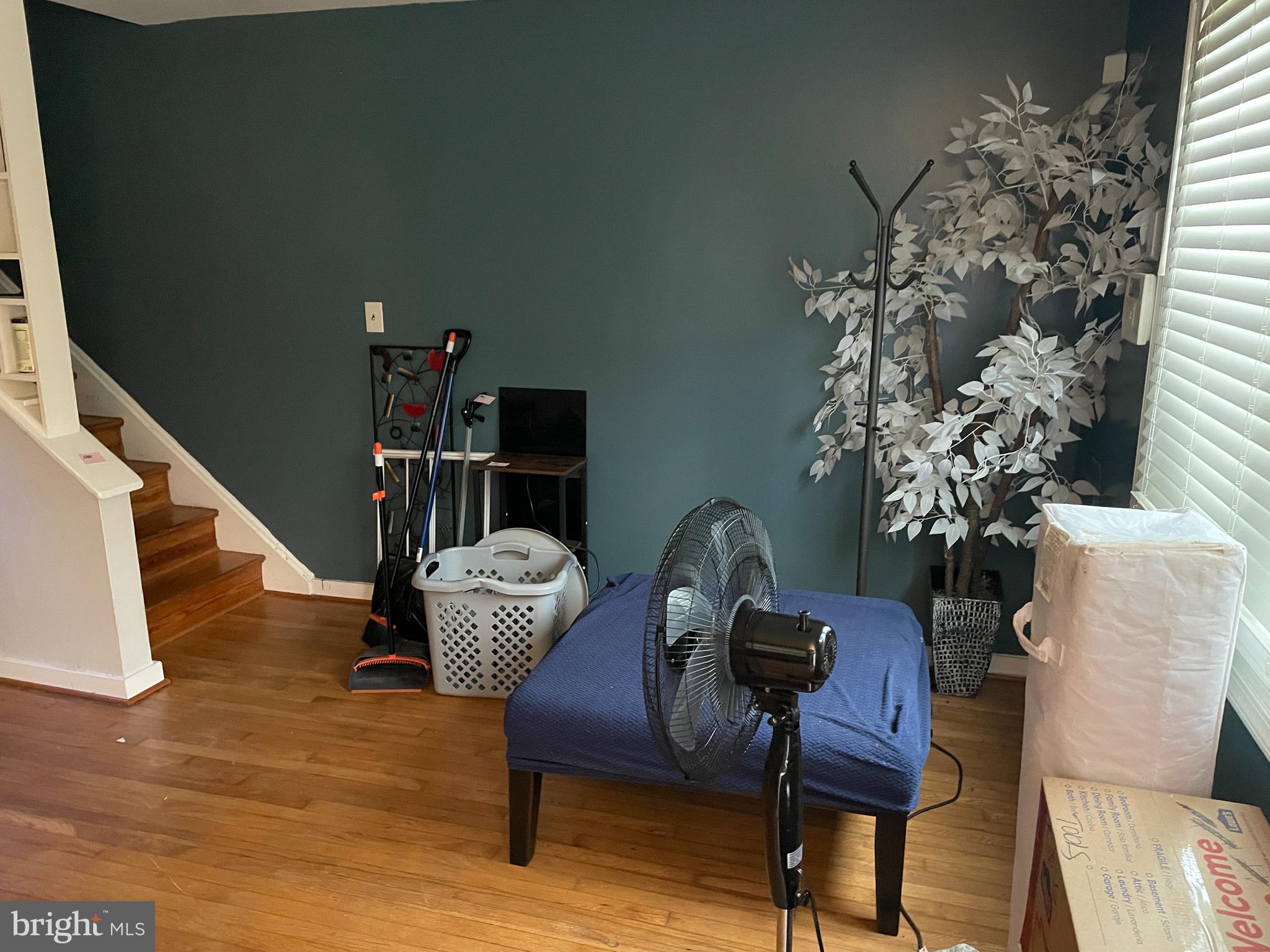 2307 Wyngate Road Suitland, MD 20746 - Photo 3 of 22 a view of a livingroom with furniture