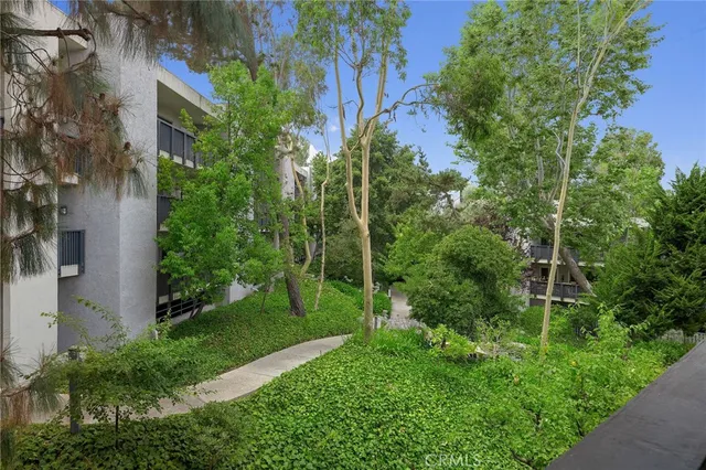 $585,000 | 3602 West Estates Lane, Unit 306, Rolling Hills Estates, CA 90274