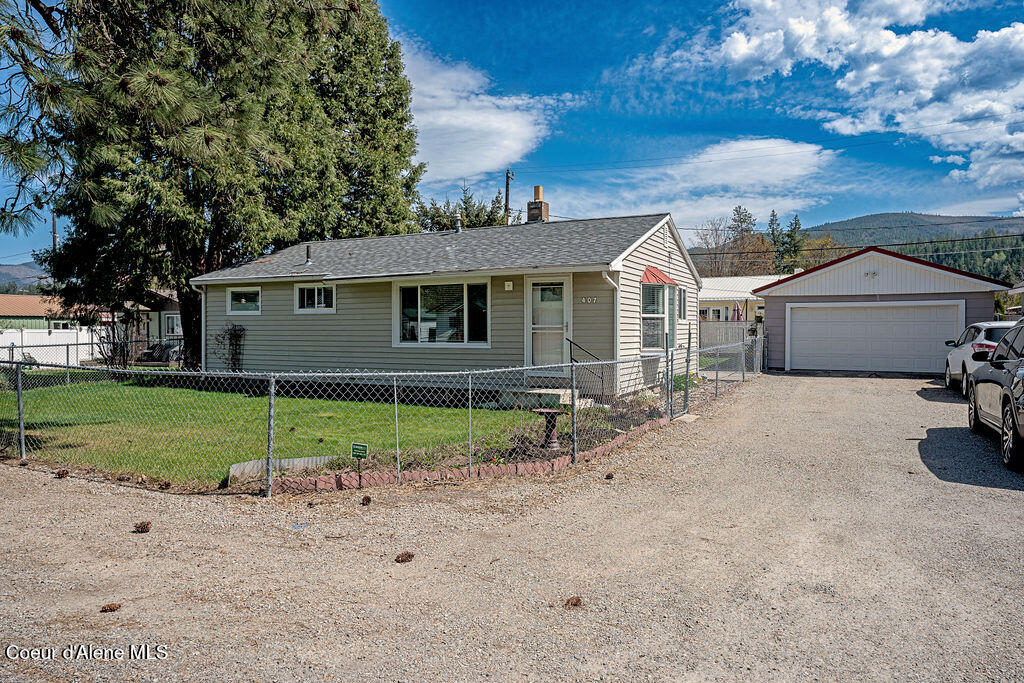 407 5th Street Pinehurst, ID 83850 - Photo 1 of 1 Front of the Hou