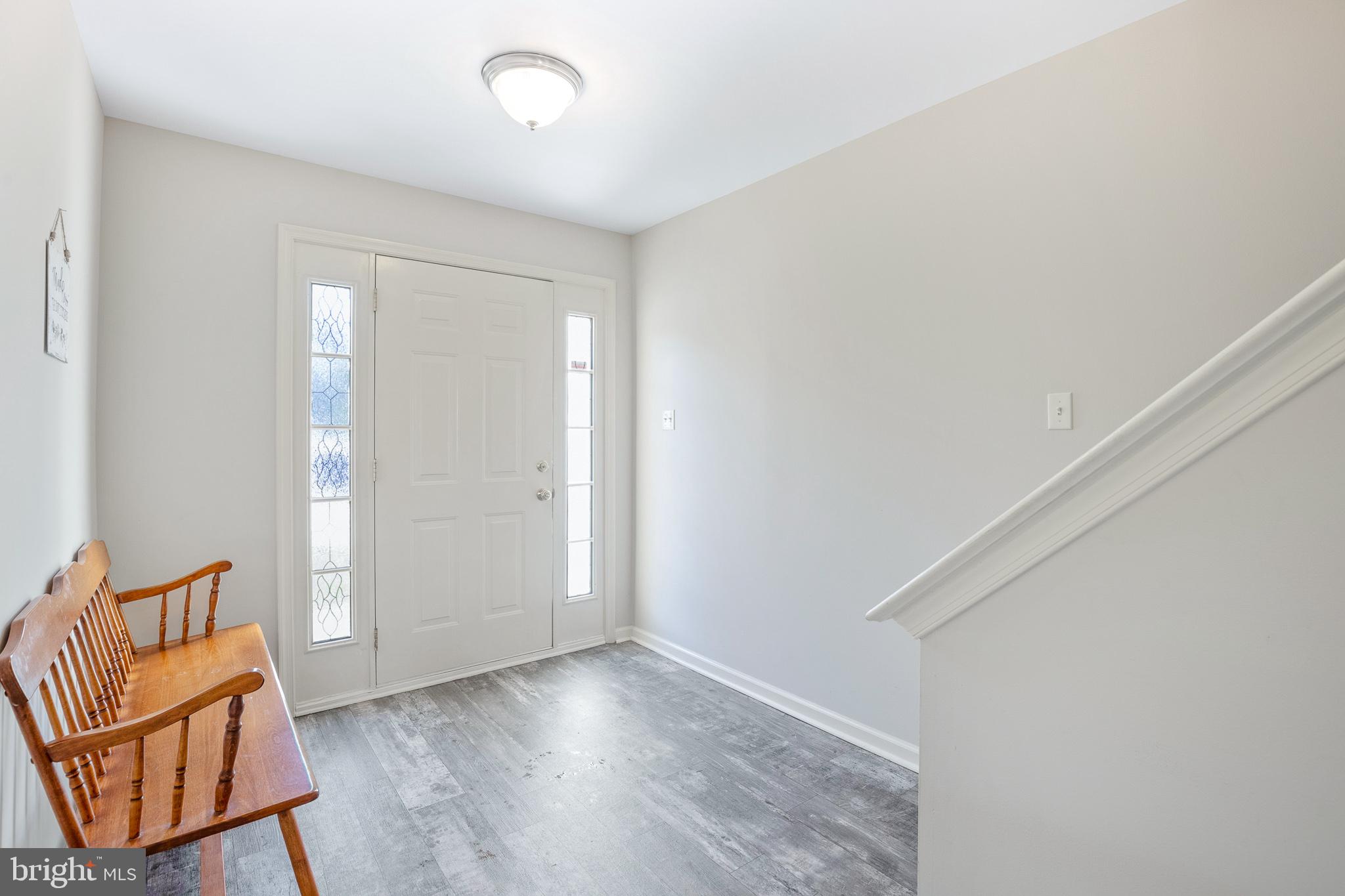 13 Wicklow Road Bear, DE 19701 - Photo 5 of 38 Spacious Entry