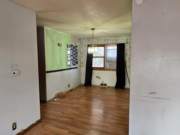 $57,200 | 1442 South Blackhawk Avenue, Freeport, IL 61032