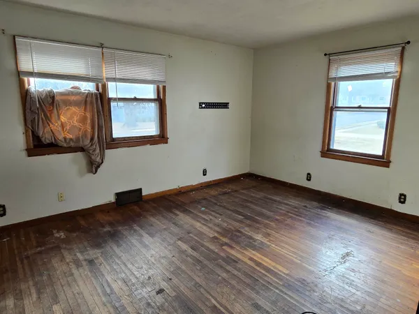 $57,200 | 1442 South Blackhawk Avenue, Freeport, IL 61032