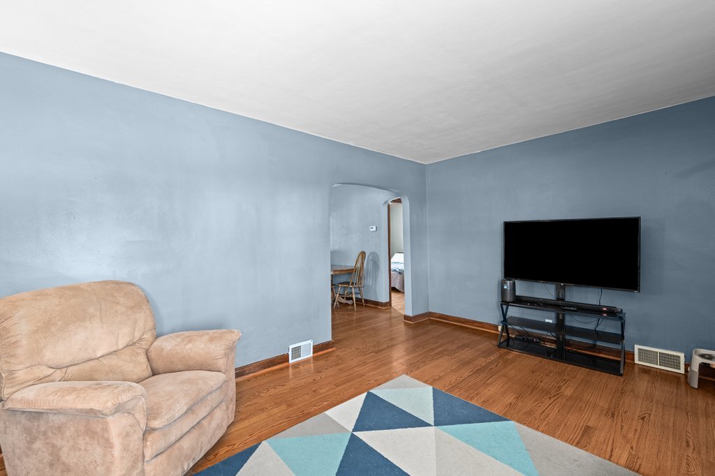 802 27th Avenue Moline, IL 61265 - Photo 5 of 33