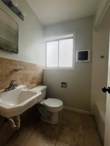 $1,175 | 5123 Del Monte Drive, Unit 2, Houston, TX 77056