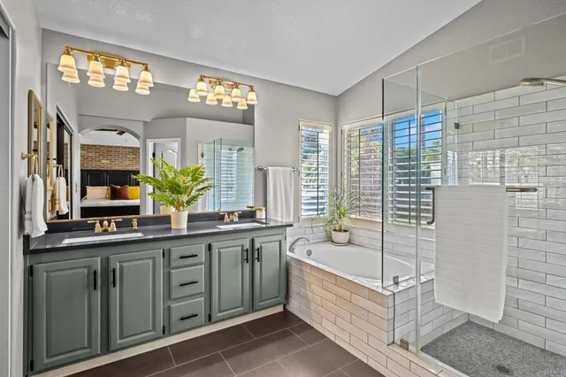 $1,399,000 | 7083 Zubaron Lane, Carlsbad, CA 92009