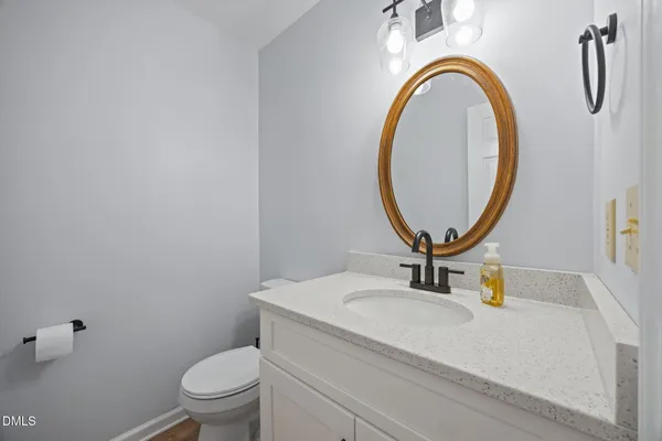 a view of empty room with window