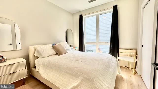 $2,000 | 1016 17th Place Northeast, Unit 301, Washington, DC 20002