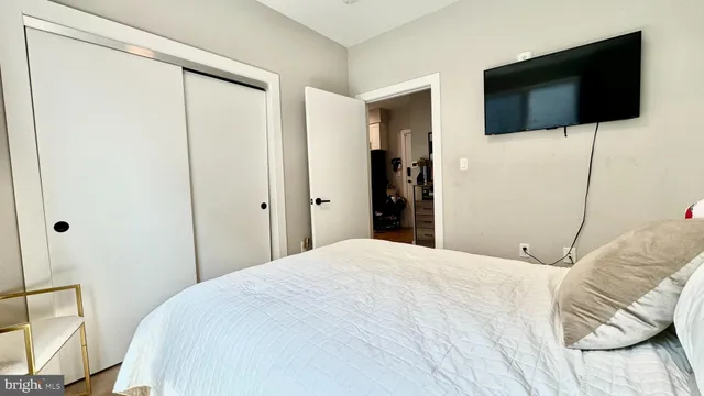 $2,000 | 1016 17th Place Northeast, Unit 301, Washington, DC 20002