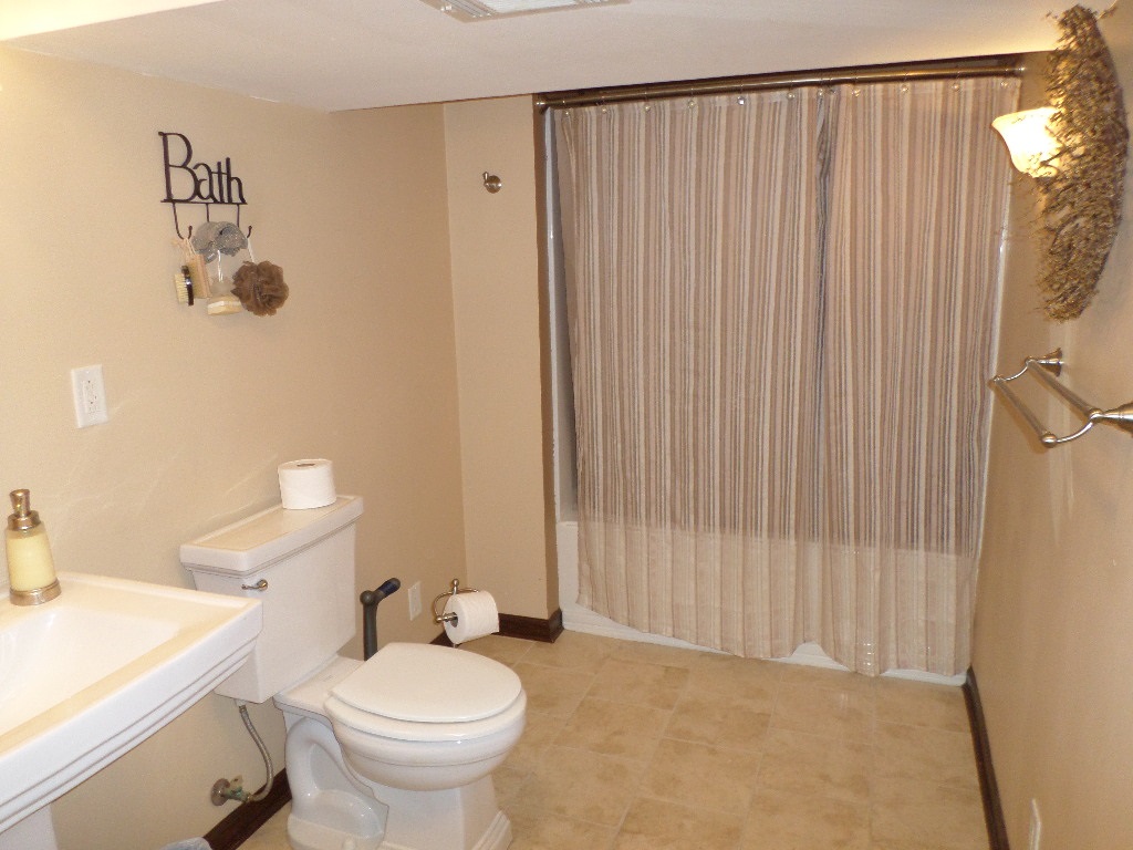 1300 Washington Street Rochester, IN 46975 - Photo 15 of 16