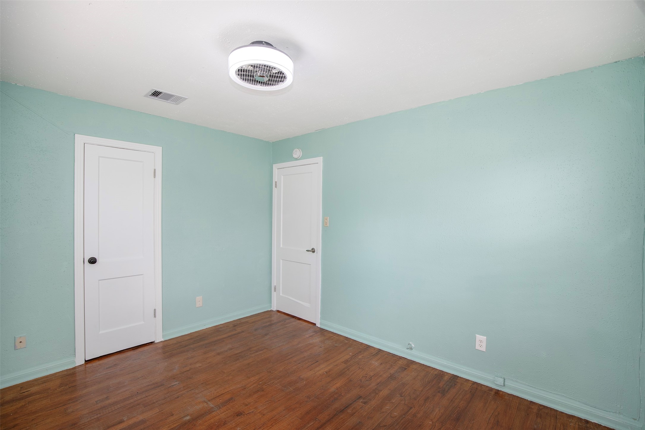 5535 Allendale Road Houston, TX 77017 - Photo 23 of 29 a view of an empty room with wooden floor