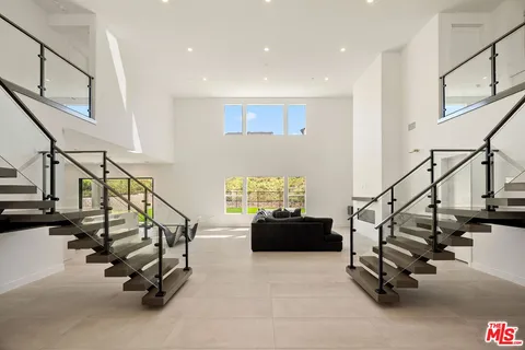 $2,195,000 | 24198 North Camino Cascada, Valencia, CA 91354