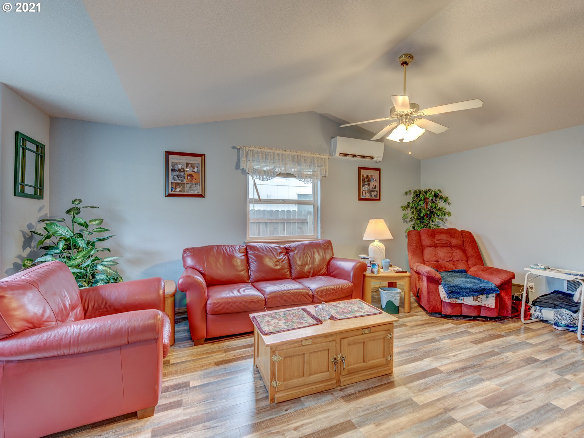 4132 Forsythia Street Springfield, OR 97478 - Photo 4 of 19