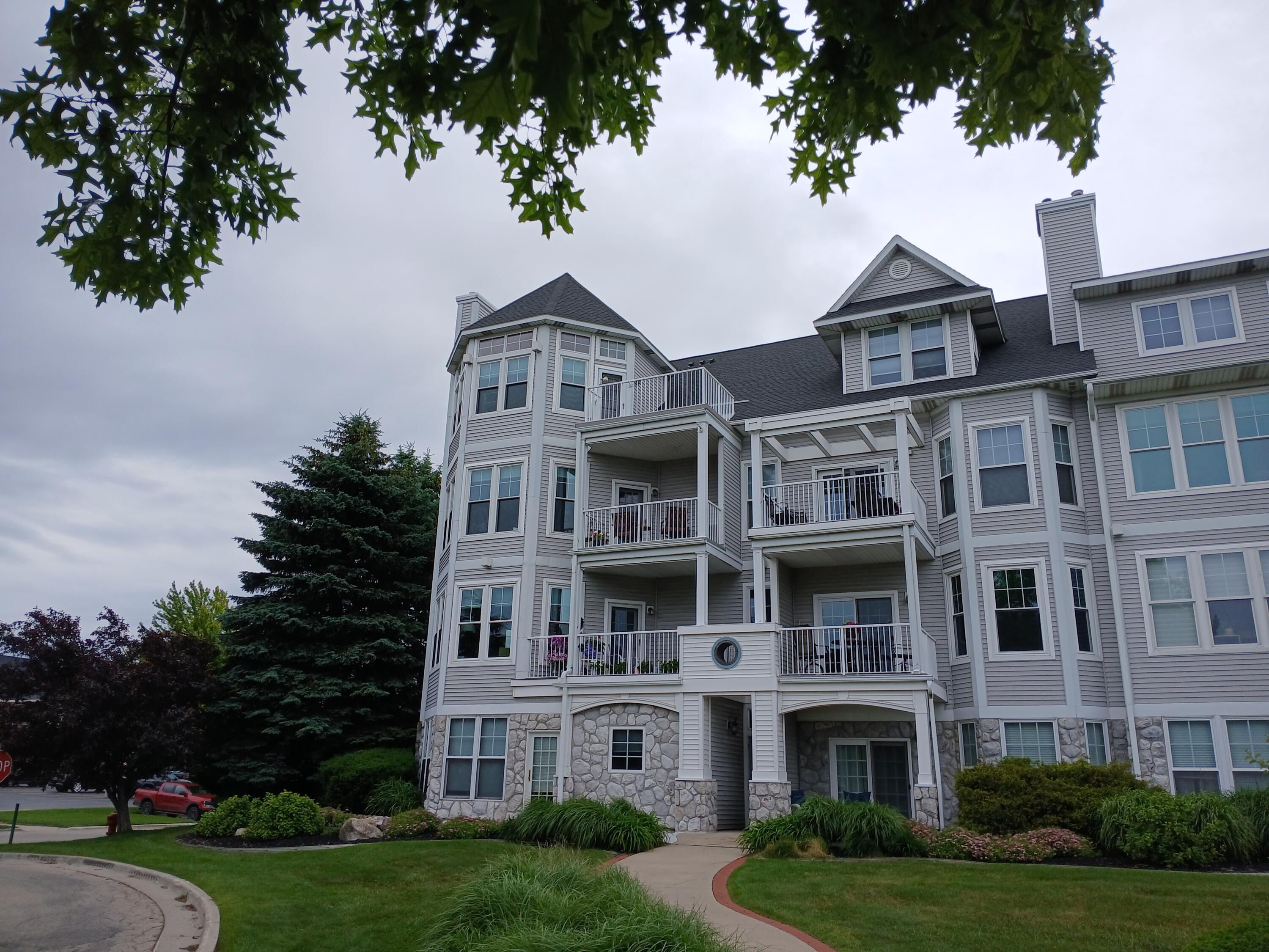 300 South Rath Avenue, Unit 5 Ludington, MI 49431 - Photo 1 of 28 300 S Rath #5