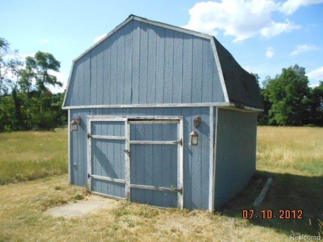 7370 Oakhill Road Clarkston, MI 48348 - Photo 17 of 17 oakshed.JPG