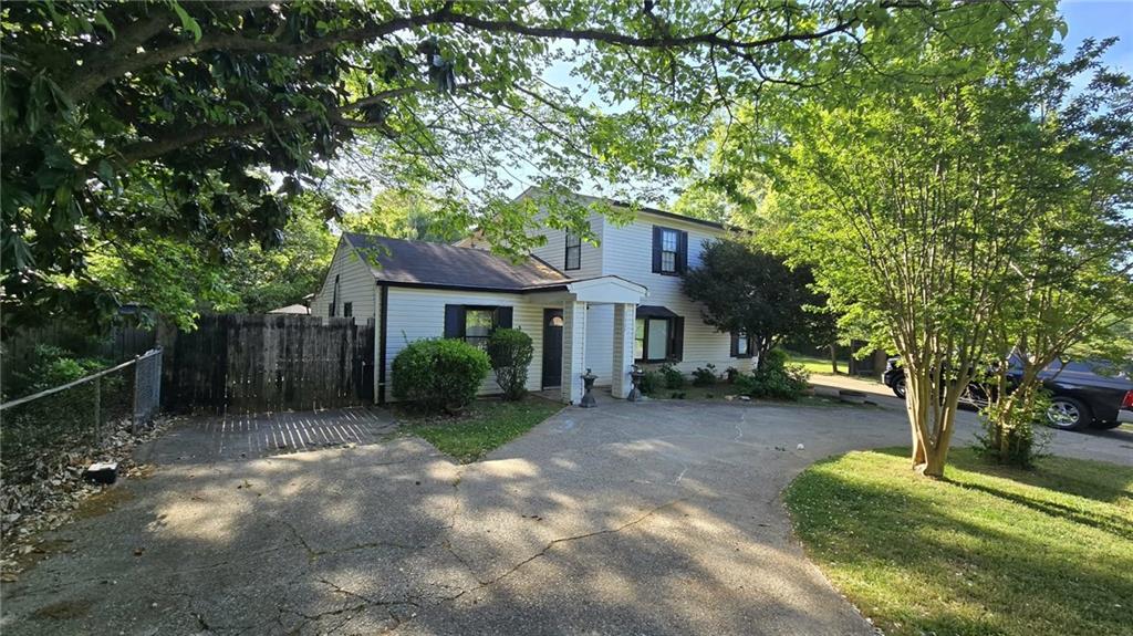 2669 Knoll Road Southeast Smyrna, GA 30080 - Photo 2 of 24