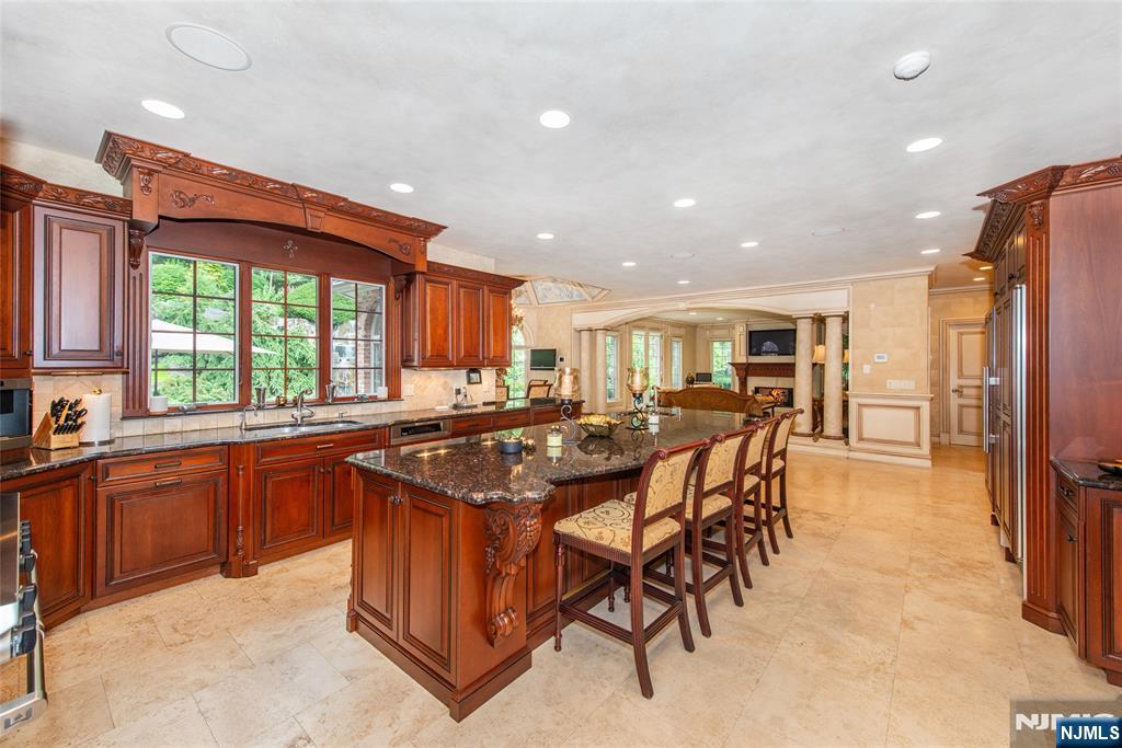 6 Adams Road Saddle River, NJ 07458 - Photo 9 of 38 Gallery Image 9