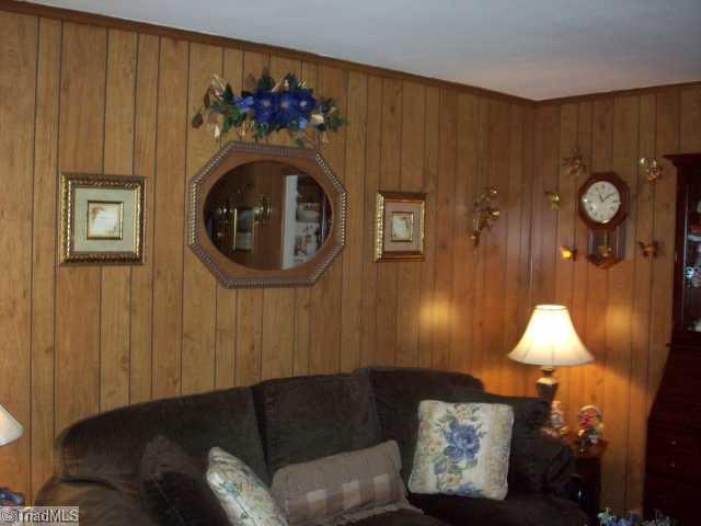 902 Jefferson Street High Point, NC 27260 - Photo 4 of 10 Living Room. This house shows like a charm..