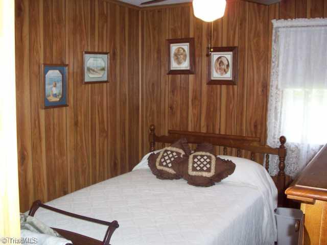 902 Jefferson Street High Point, NC 27260 - Photo 7 of 10 Other. 2nd bedroom .Perfect for guest.