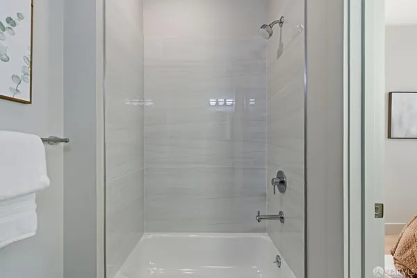 $5,200 | 3945 Judah Street, Unit 302, San Francisco, CA 94122