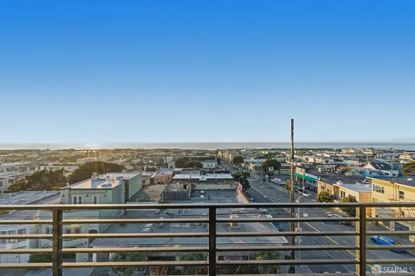 $5,200 | 3945 Judah Street, Unit 302, San Francisco, CA 94122