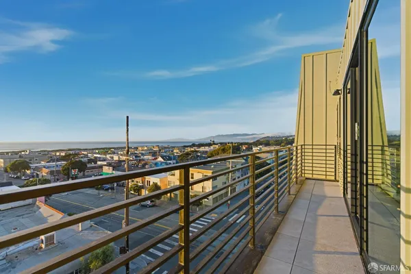 $5,200 | 3945 Judah Street, Unit 302, San Francisco, CA 94122