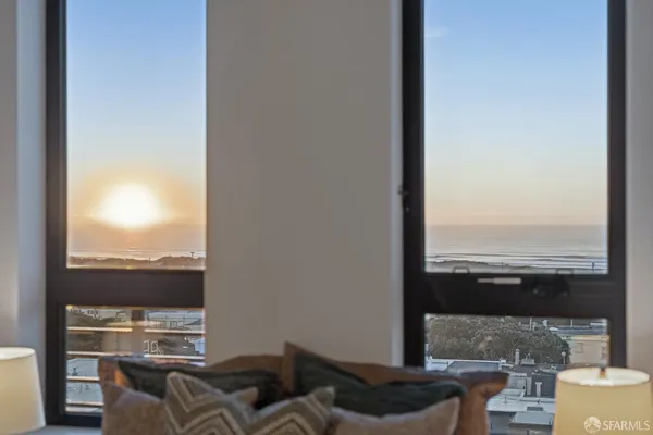 $5,200 | 3945 Judah Street, Unit 302, San Francisco, CA 94122