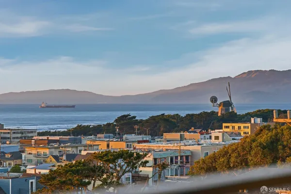$5,200 | 3945 Judah Street, Unit 302, San Francisco, CA 94122