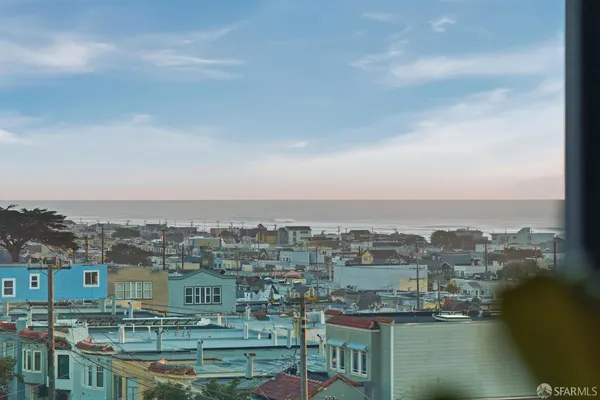 $5,200 | 3945 Judah Street, Unit 302, San Francisco, CA 94122