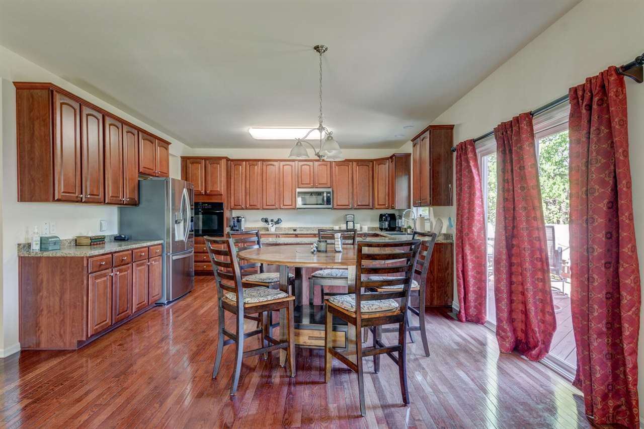 868 Seastone Street Raleigh, NC 27603 - Photo 7 of 28 Breakfast-Kitchen