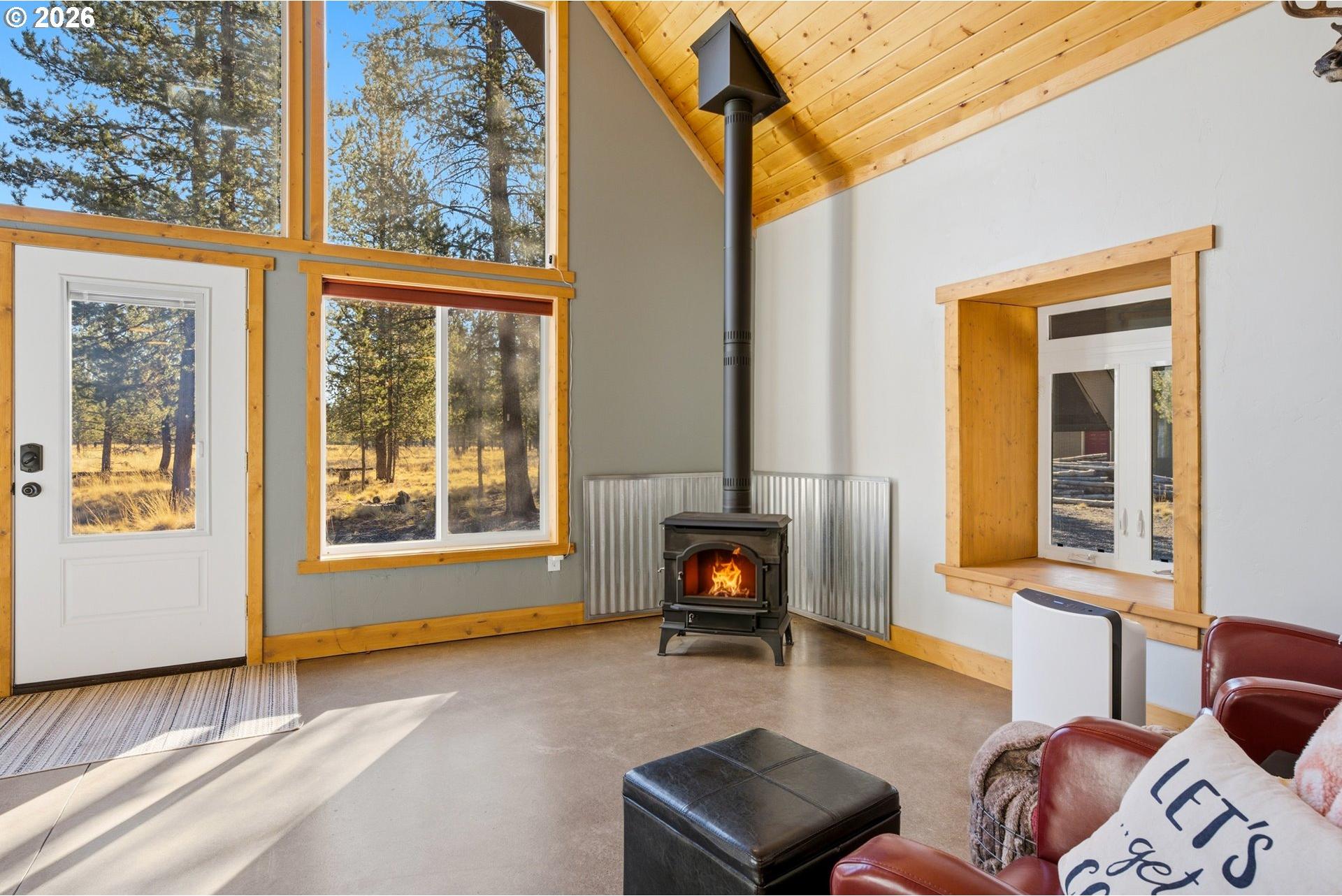 10345 Rider Court La Pine, OR 97739 - Photo 6 of 35 Fireplace Wood Burning Stove/Insert