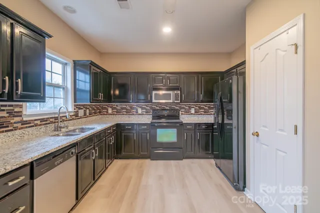 $2,300 | 11239 Palomar Mountain Drive, Charlotte, NC 28278