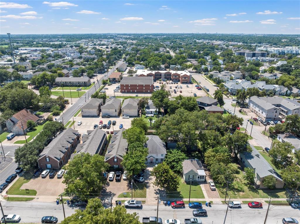 1915 South 7th Street Waco, TX 76706 - Photo 37 of 40 an aerial view of residential houses with outdoor space
