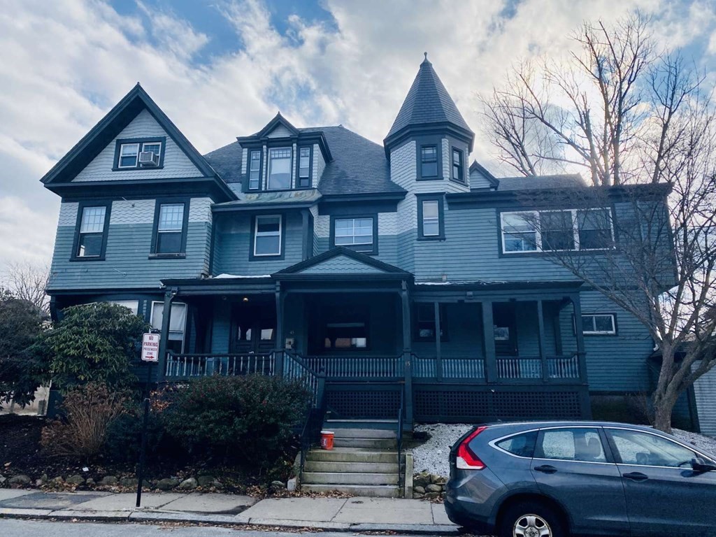 45 Cedar Street Worcester, MA 01609 - Photo 2 of 19