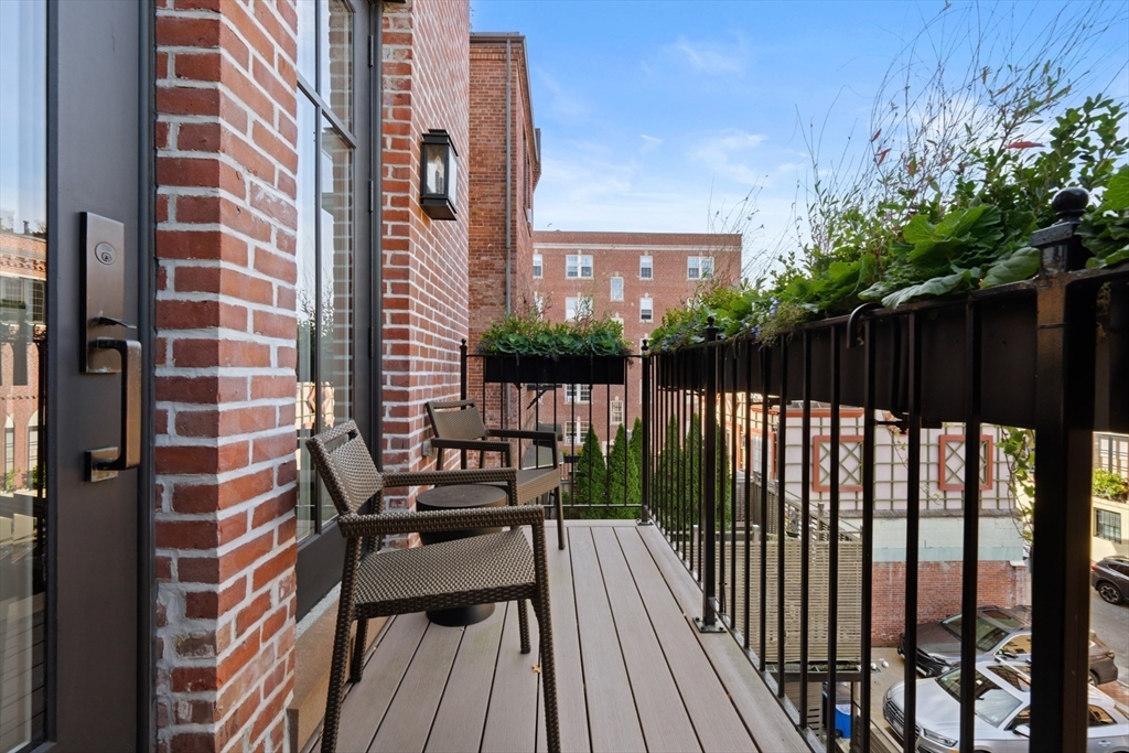 89 Beacon Street, Unit PH Boston, MA 02108 - Photo 11 of 29