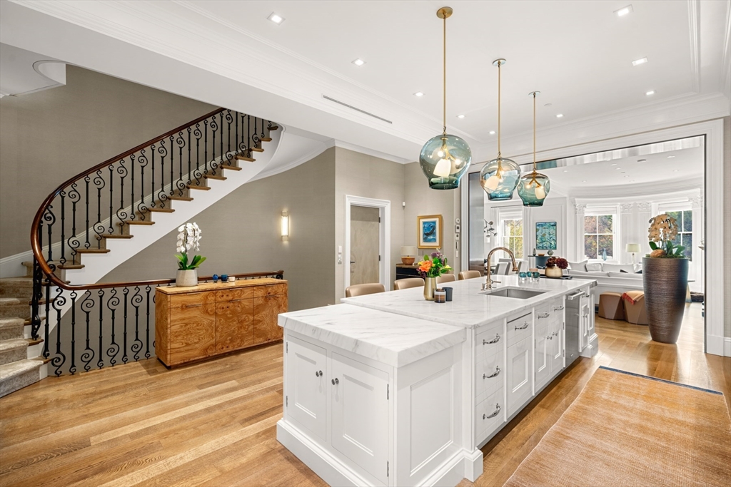 89 Beacon Street, Unit PH Boston, MA 02108 - Photo 6 of 29