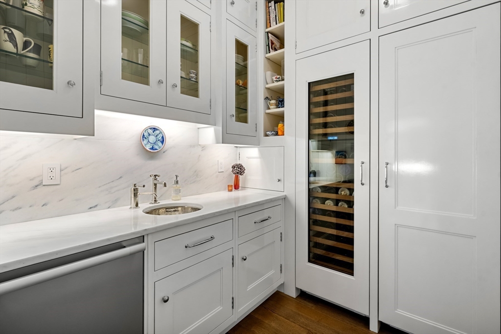 89 Beacon Street, Unit PH Boston, MA 02108 - Photo 8 of 29