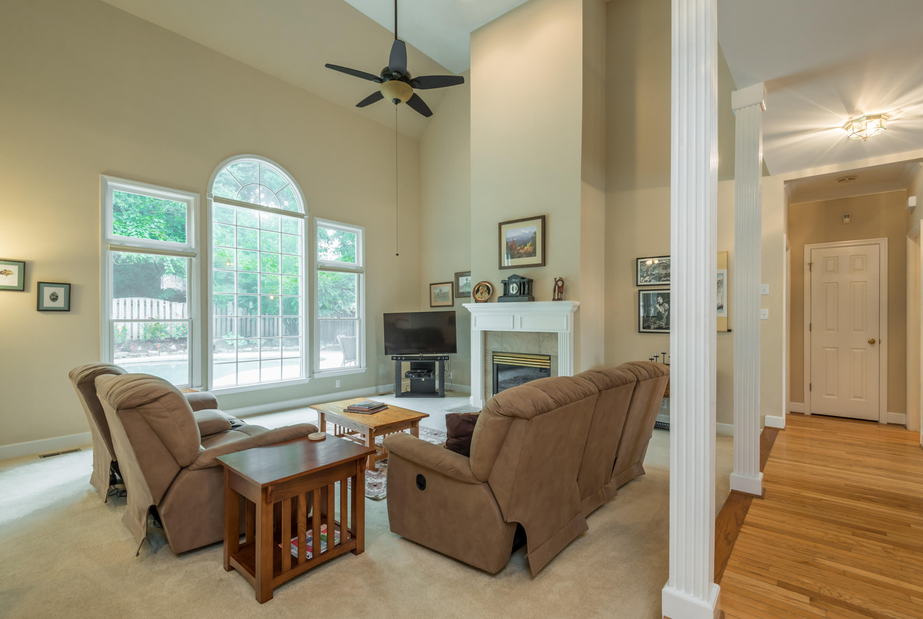 313 Shadowfax Road Knoxville, TN 37934 - Photo 16 of 37 LIVING ROOM