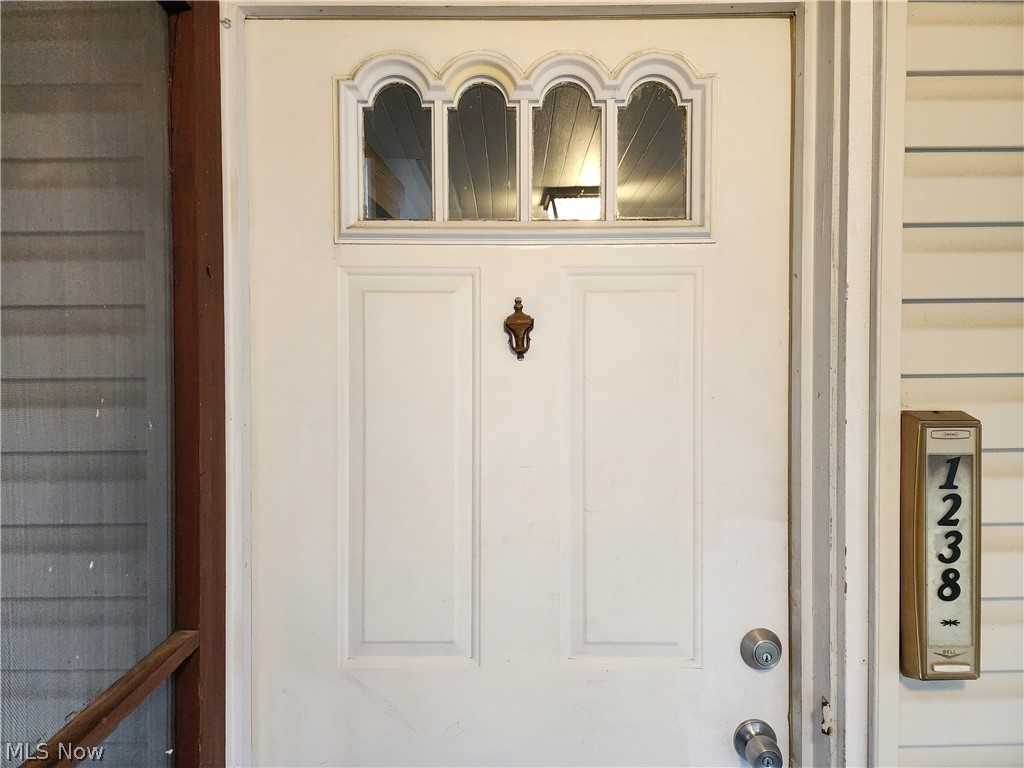 1238 Webb Road Lakewood, OH 44107 - Photo 8 of 33