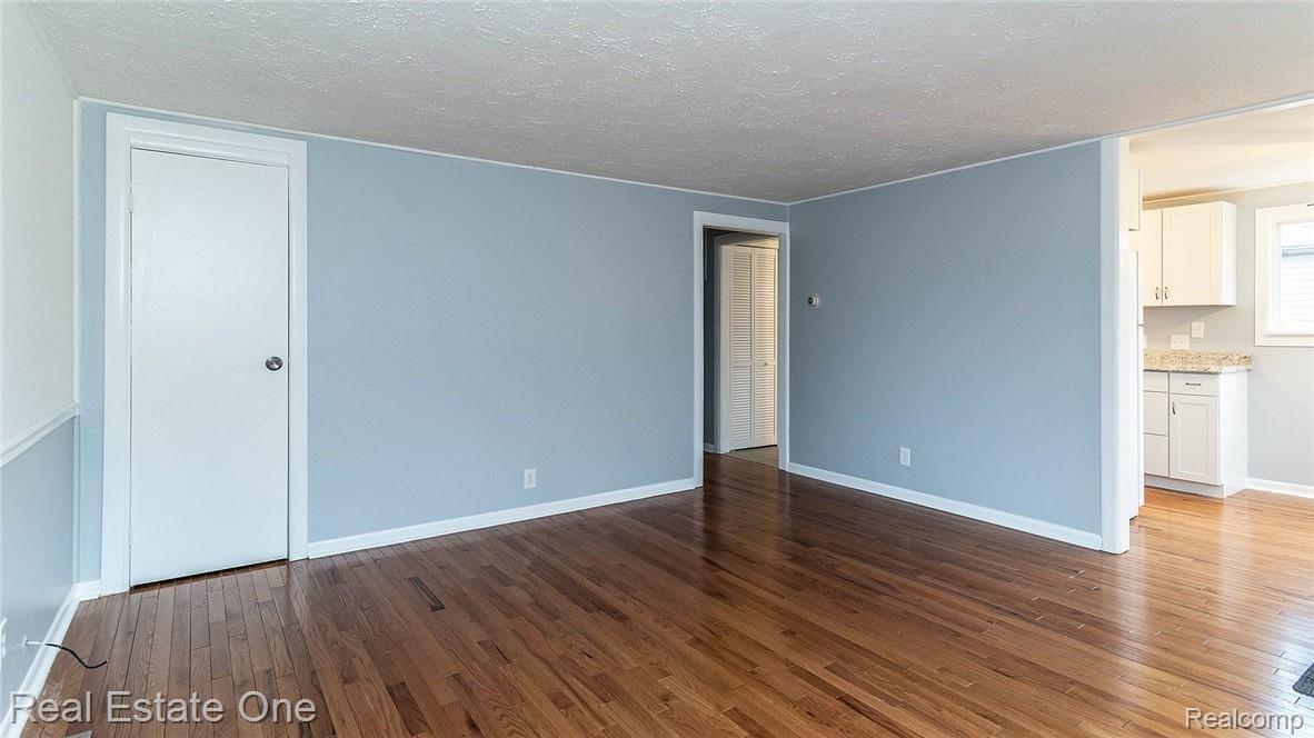 565 East Baker Road Highland, MI 48357 - Photo 2 of 12 00__14.jpg