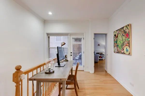 $529,000 | 1953 West Foster Avenue, Unit 1, Chicago, IL 60640