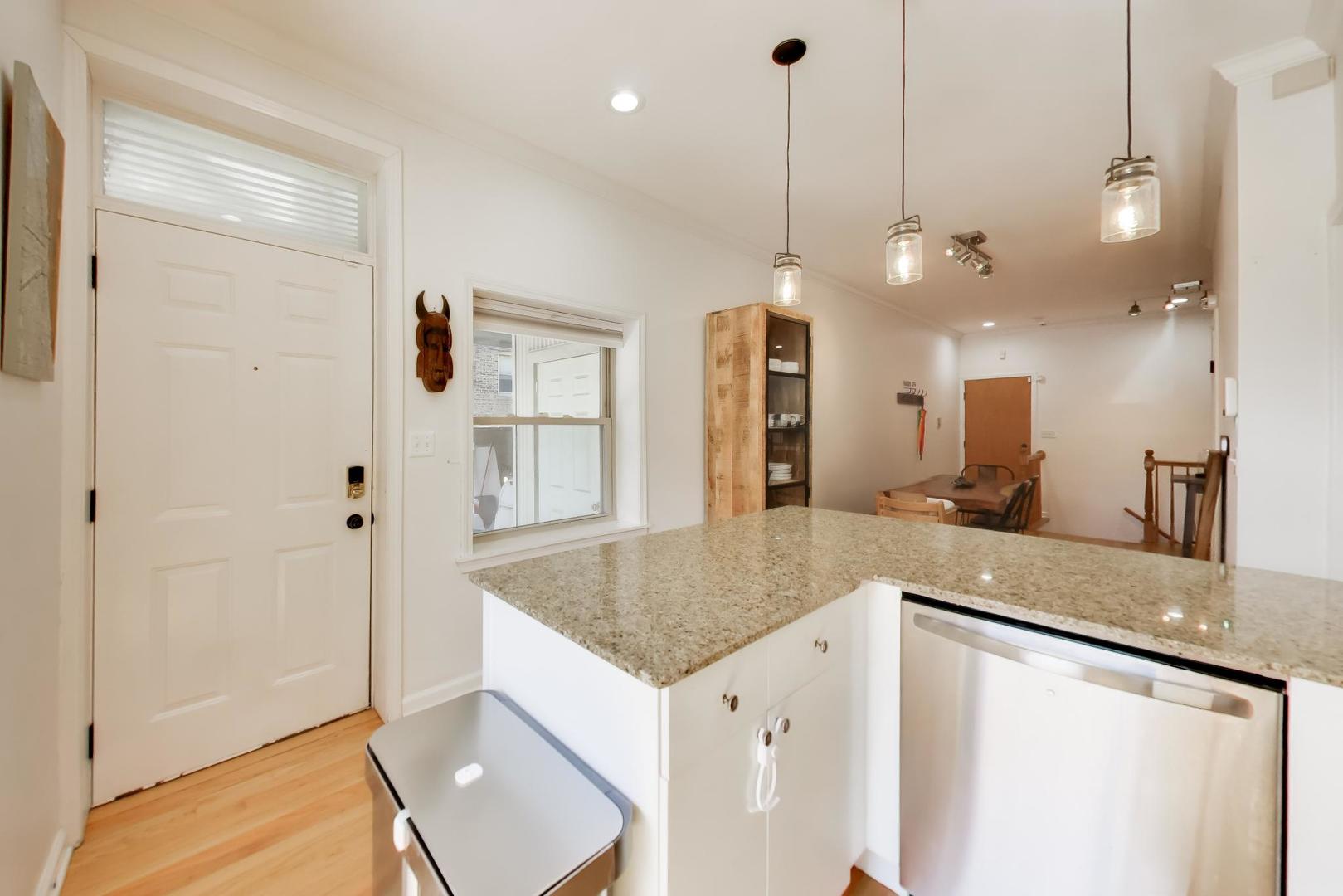 1953 West Foster Avenue, Unit 1 Chicago, IL 60640 - Photo 29 of 50