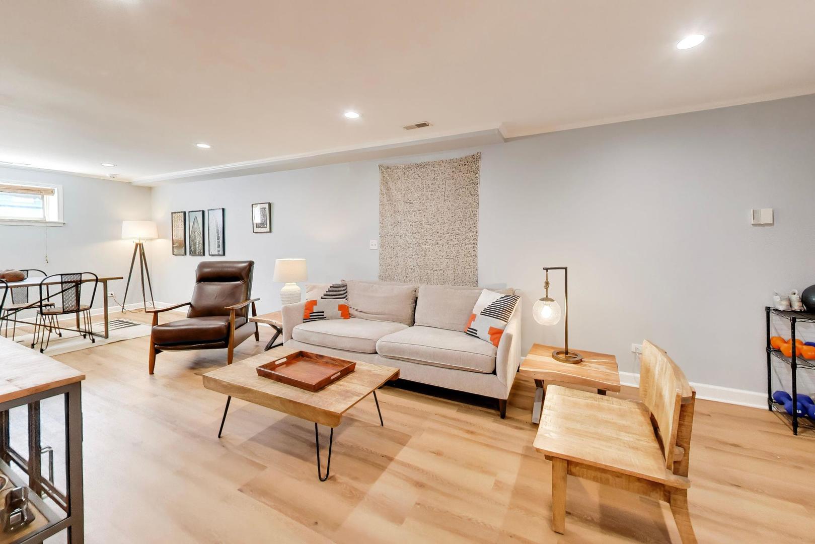 1953 West Foster Avenue, Unit 1 Chicago, IL 60640 - Photo 33 of 50