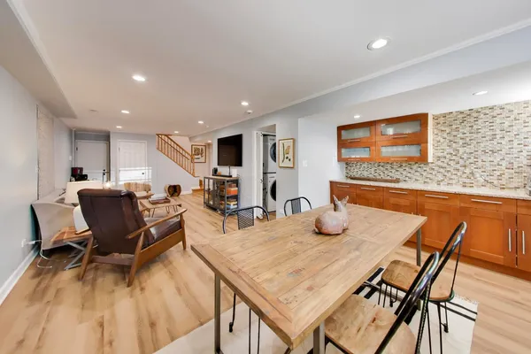 $529,000 | 1953 West Foster Avenue, Unit 1, Chicago, IL 60640