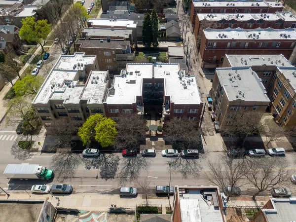 $529,000 | 1953 West Foster Avenue, Unit 1, Chicago, IL 60640