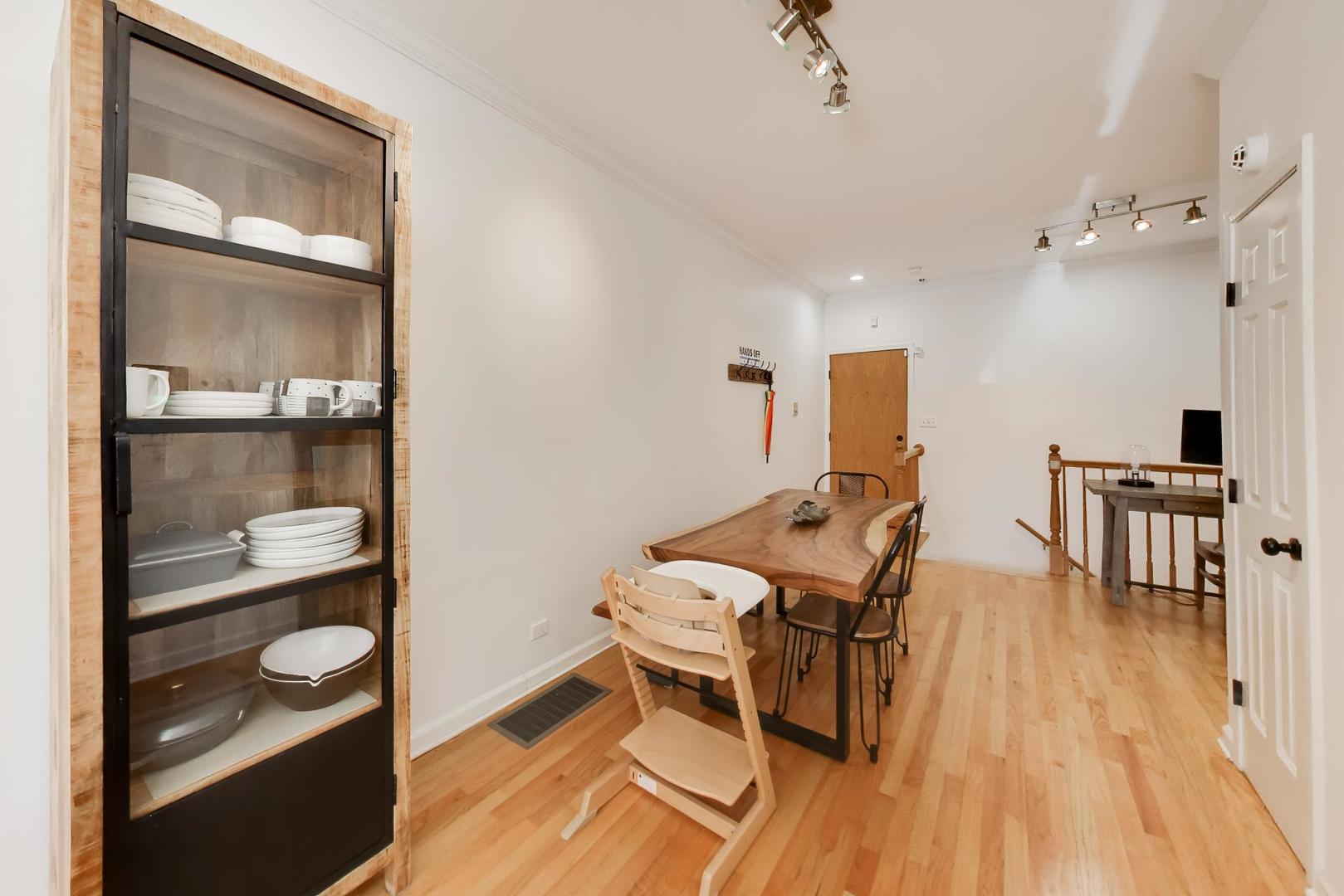 1953 West Foster Avenue, Unit 1 Chicago, IL 60640 - Photo 10 of 50